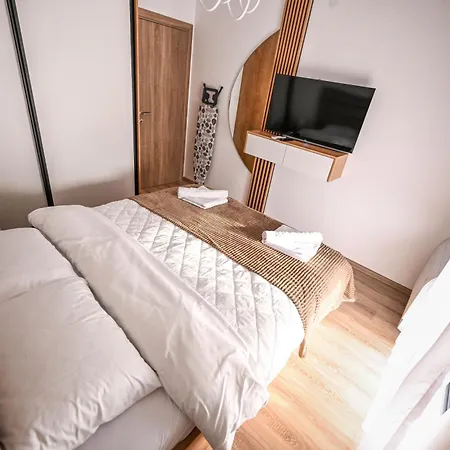 Ema Sl Apartment *